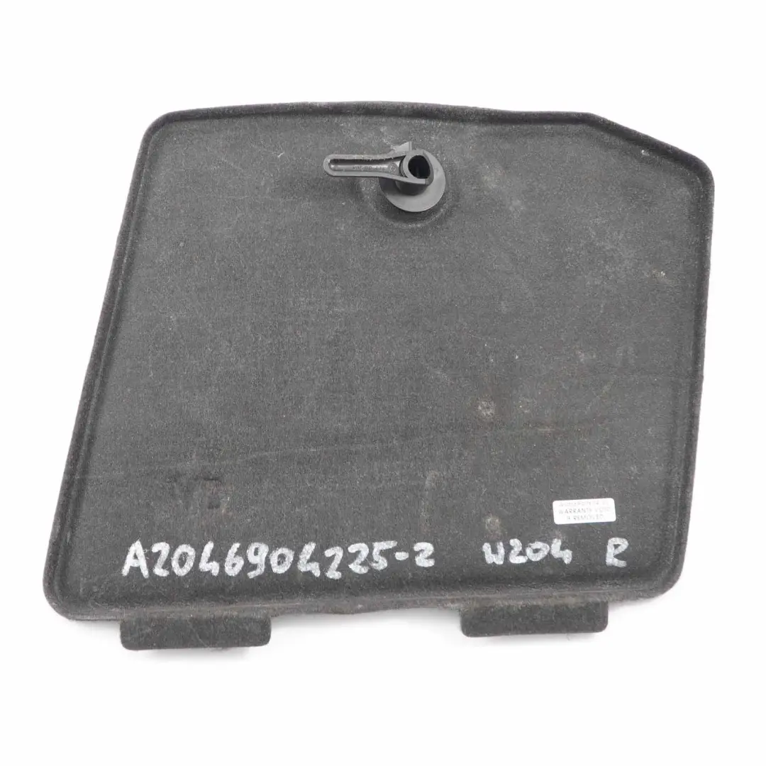 Bagagliaio destra laterale pannello di rivestimento per Mercedes W204 con numero di parte A2046904225 Mercedes W204 Bagagliaio destra laterale pannello di rivestimento - SKU A2046904225-2 - Numero di parte A2046904225