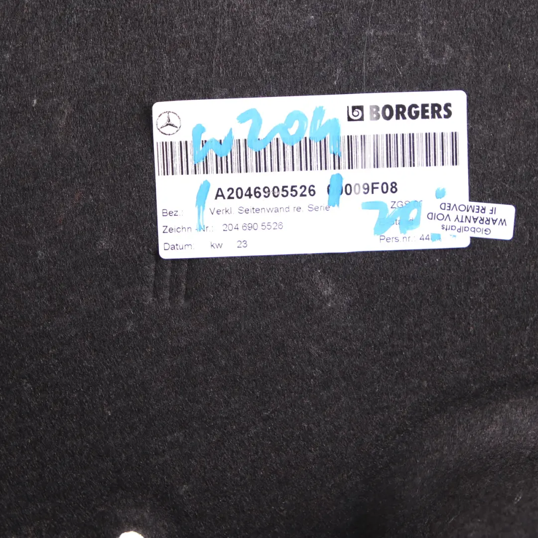 Mercedes W204 Maletero Derecho Embellecedor Lateral - SKU A2046905526 - Número de pieza A2046905526