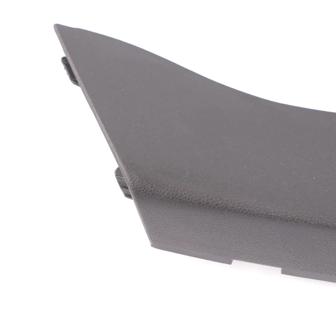 Rivestimento Porta Inferiore Interno Posteriore Destro per Mercedes W204 con numero di parte A2046905826 Mercedes W204 Rivestimento Porta Inferiore Interno Posteriore Destro - SKU A2046905826 - Numero di parte A2046905826