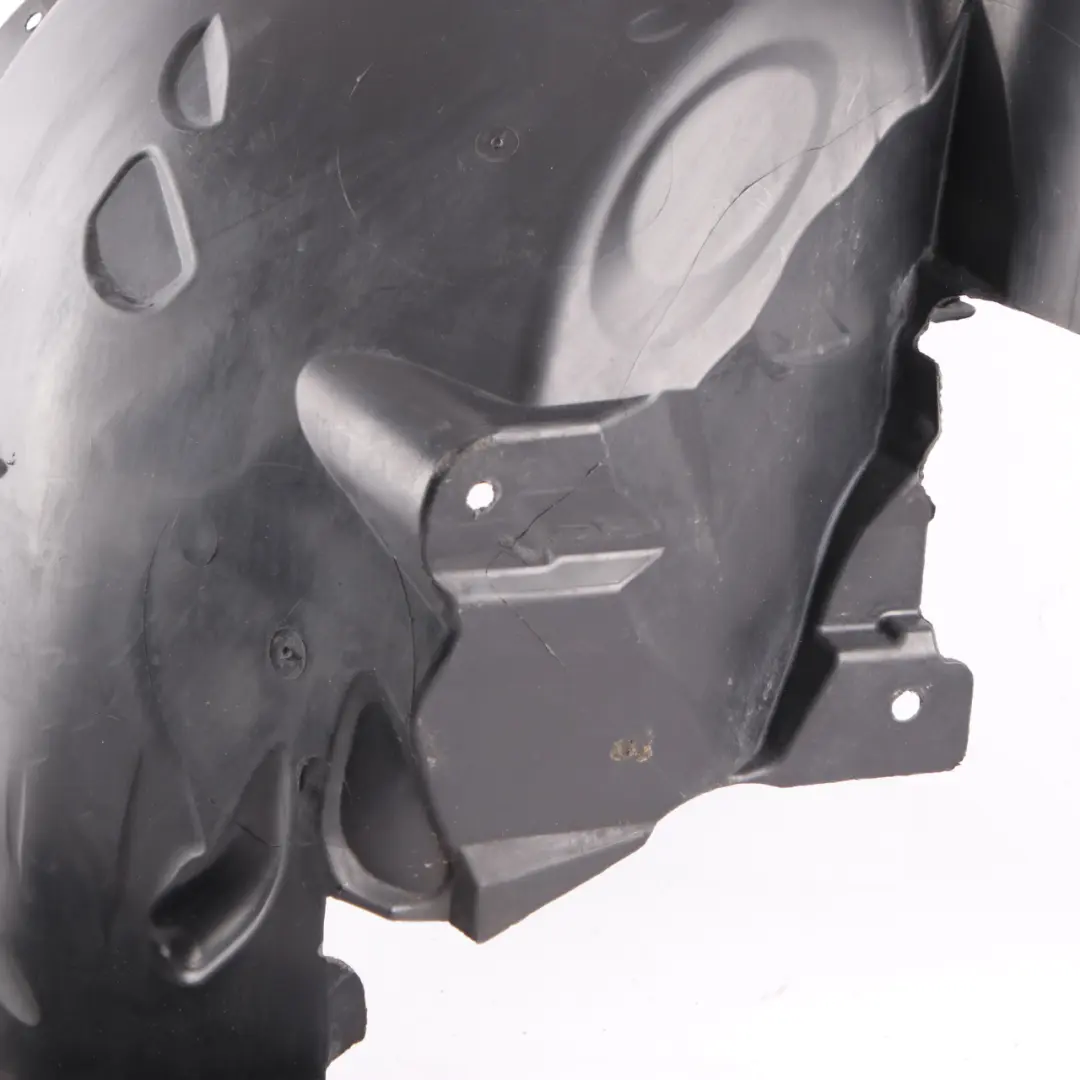 Mercedes W204 Passage de roue avant droit - SKU A2046905930 - Numéro de pièce A2046905930