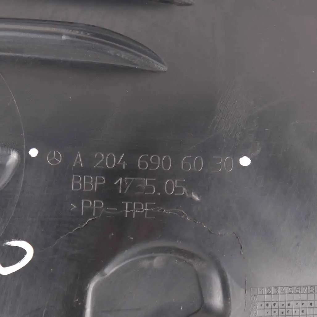 Pannello Paraspruzzi Anterio Sinistro Sezione Posterio per Mercedes W204 con numero di parte A2046906030 Mercedes W204 Pannello Paraspruzzi Anterio Sinistro Sezione Posterio - SKU A2046906030 - Numero di parte A2046906030