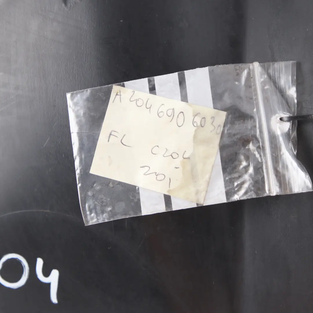 Rad Kasten Vorne Links Kotflügelverkleidung Hinterer für Mercedes W204 mit Teilenummer A2046906030 Mercedes W204 Rad Kasten Vorne Links Kotflügelverkleidung Hinterer - SKU A2046906030 - Teilenummer A2046906030