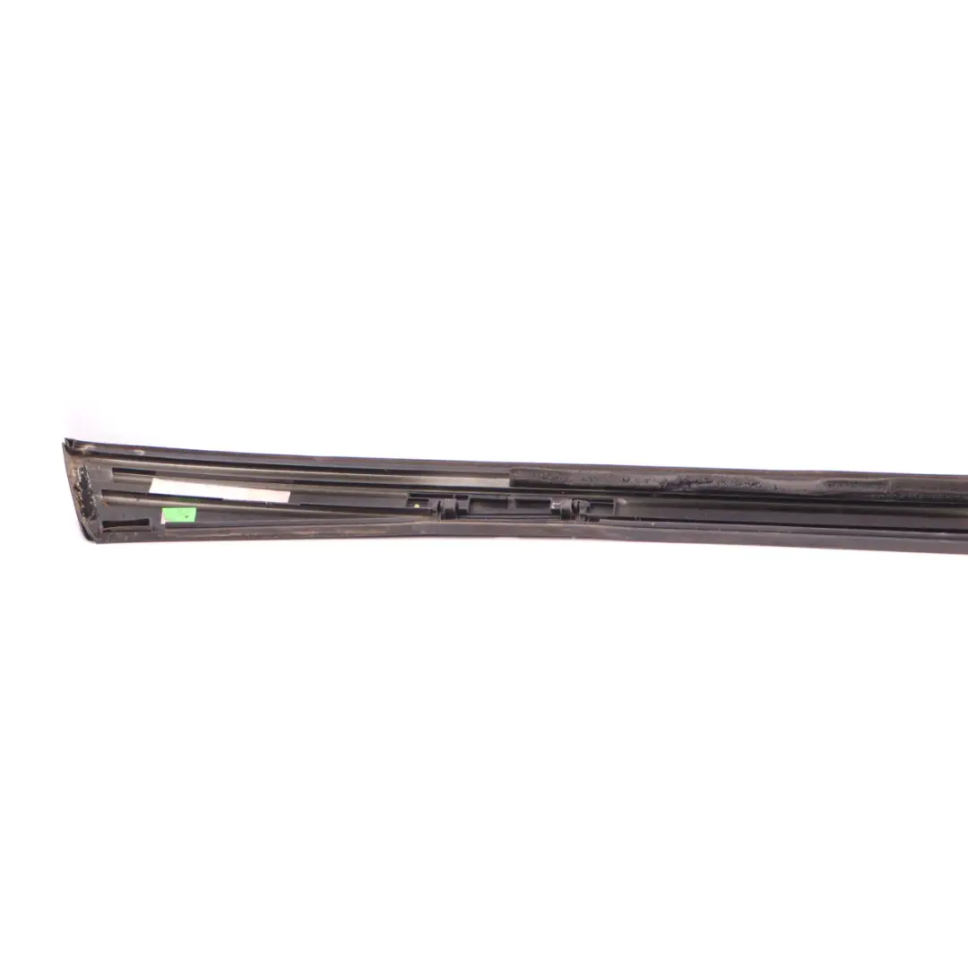 Mercedes W204 Listwa Wykończeniowa Dachu Panoramicznego Lewa - SKU A2046907182 - Numer Części A2046907182