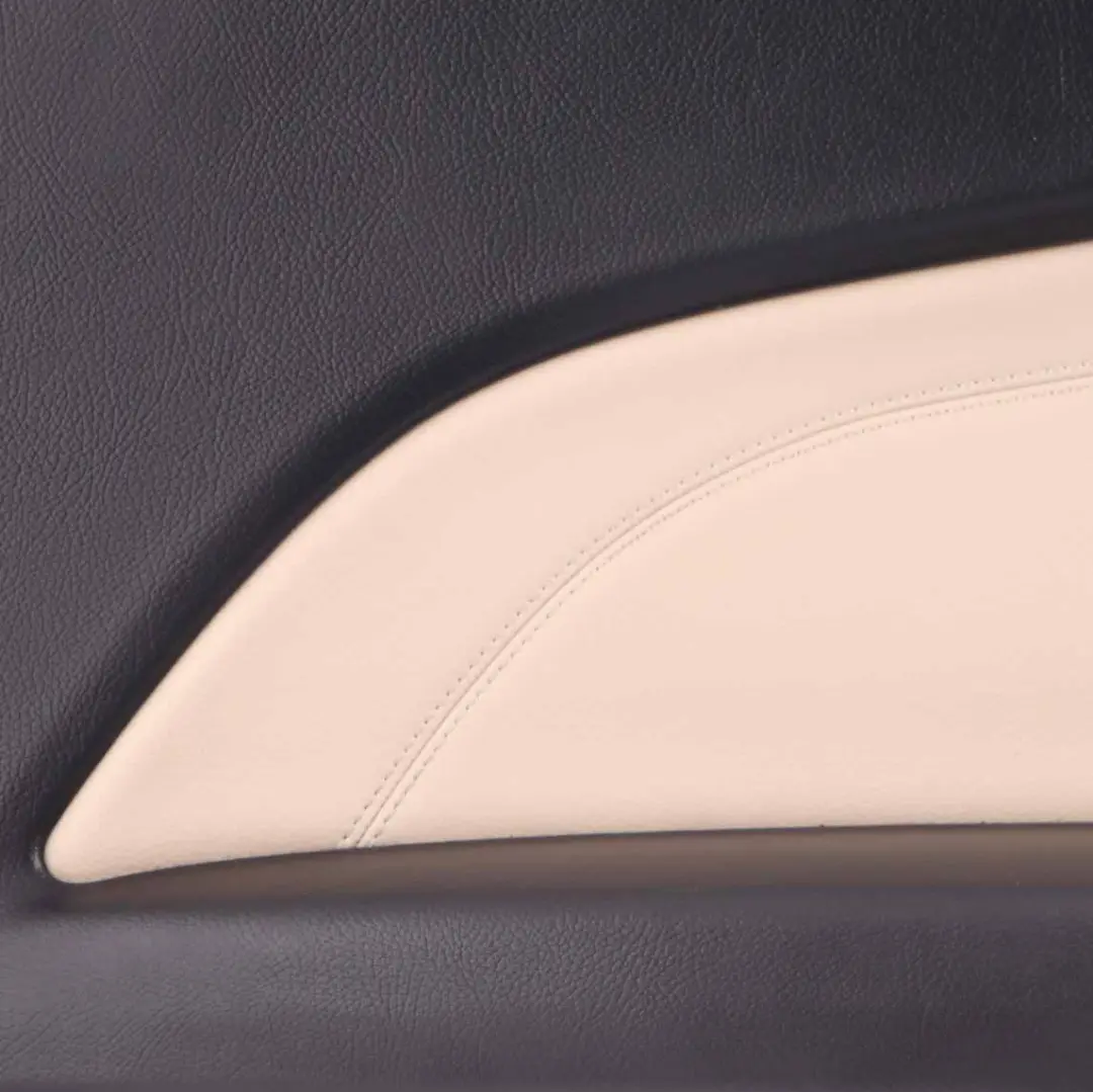 Mercedes C204 Seitliche Verkleidung Hinten Rechts Seitenabdeckung Leder Beige - SKU A2046907626 - Teilenummer A2046907626