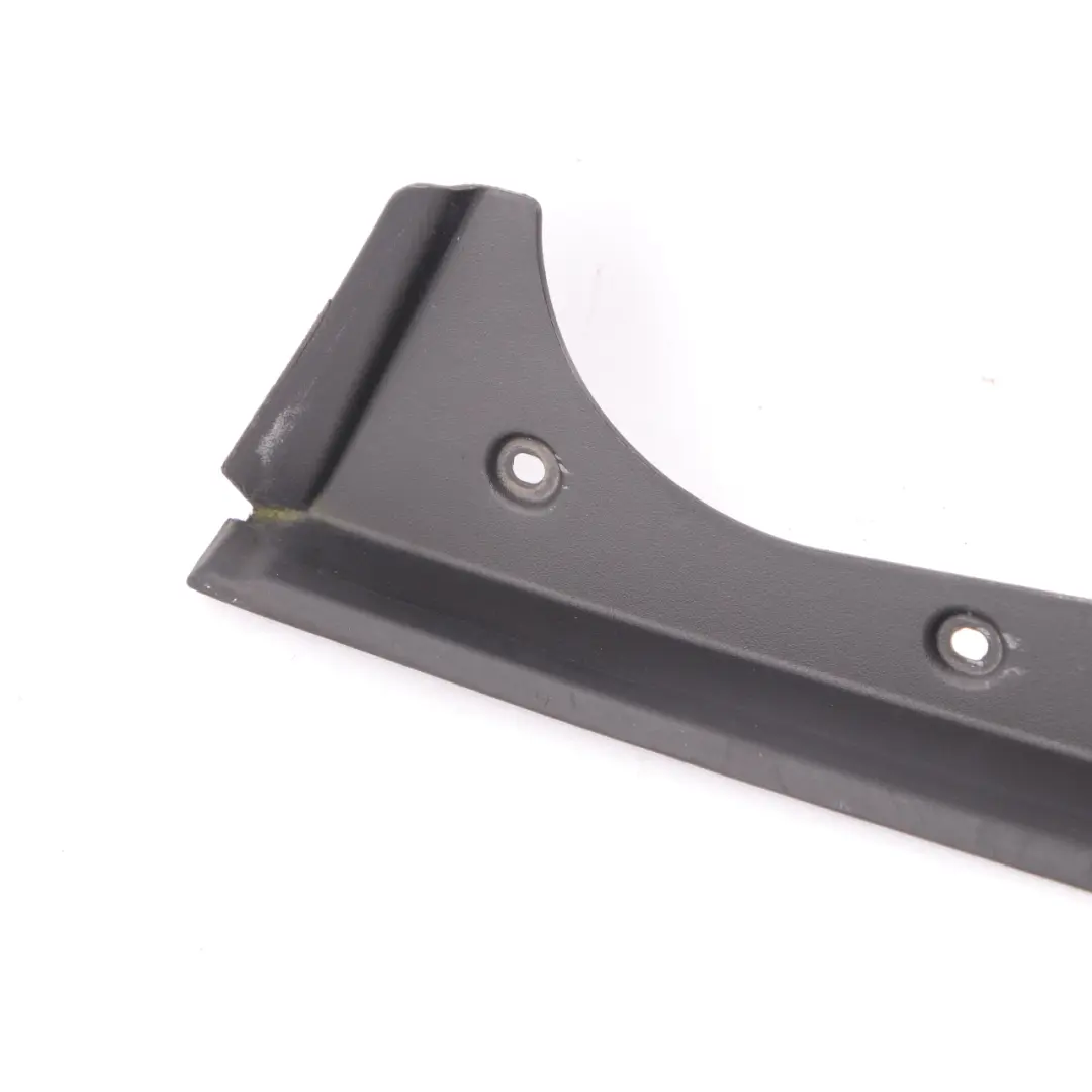  Garniture de Coffre Mercedes W212 Panneau Arriere Gauche Noir A2126930933 - SKU A2046940725 - Numéro de pièce A2046940725