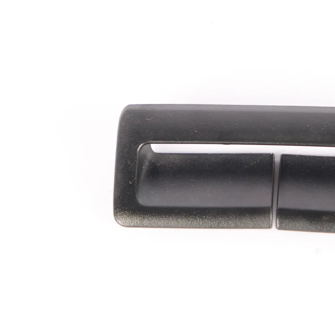 Sitz Gurt Führung Paket Ablage Abdeckung für Mercedes W204 mit Teilenummer A2046950159 Mercedes W204 Sitz Gurt Führung Paket Ablage Abdeckung - SKU A2046950159 - Teilenummer A2046950159