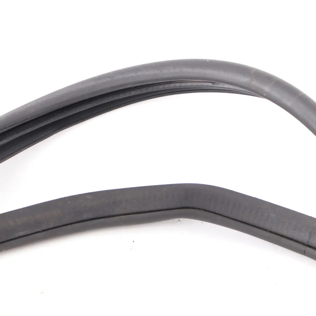 Sello puerta Protección de borde Delantero Izquierdo Derecho para Mercedes W204 Coupe con número de pieza A2046971651 Mercedes W204 Coupe Sello puerta Protección de borde Delantero Izquierdo Derecho - SKU A2046971651 - Número de pieza A2046971651