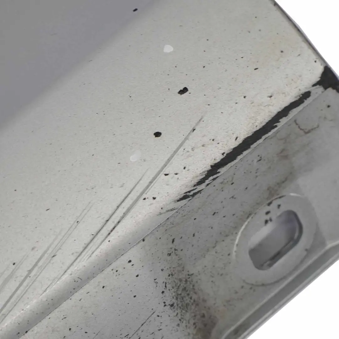 Mercedes W204 Cache seuil porte Droite Iridium Silber - 775 - SKU A2046980454-IRS - Numéro de pièce A2046980454
