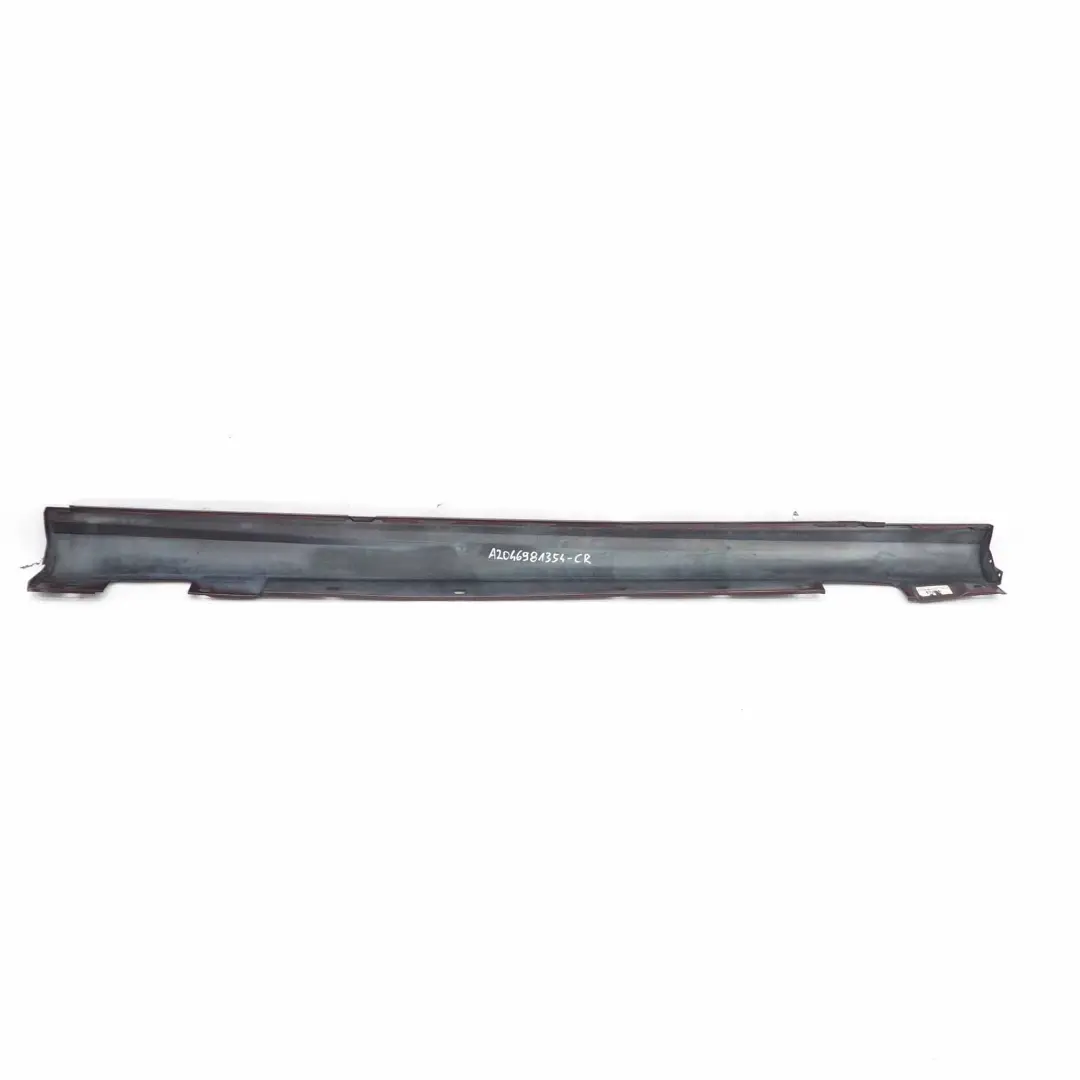 Mercedes W204 Faldón Lateral Tapa Umbral Puerta Izquierda Carneol Red - 544 - SKU A2046981354-CR - Número de pieza A2046981354