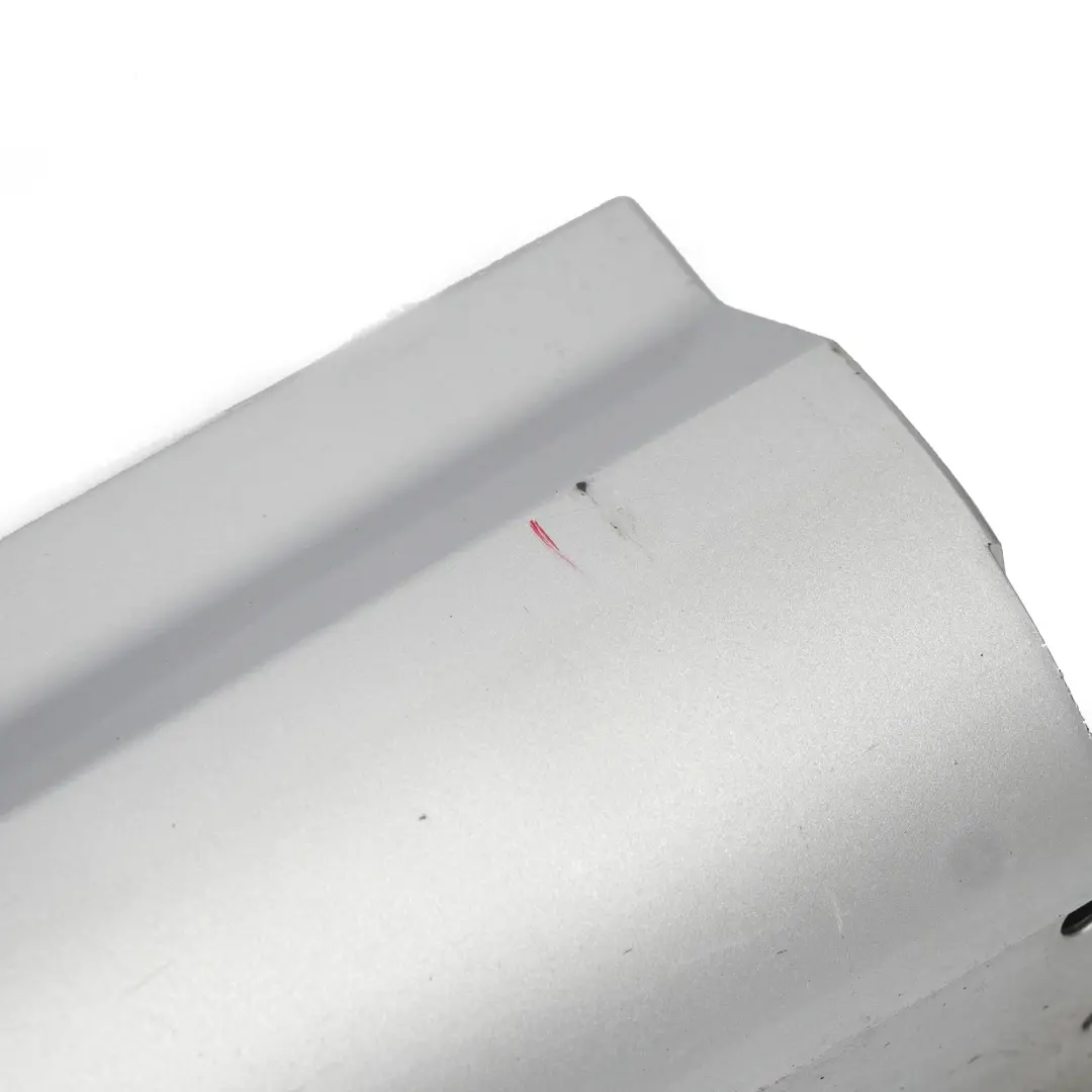 Faldón Lateral Cubre Umbral Puerta Izquierdo Iridium Silver - 775 para Mercedes W204 con número de pieza A2046981354 Mercedes W204 Faldón Lateral Cubre Umbral Puerta Izquierdo Iridium Silver - 775 - SKU A2046981354-IRS1 - Número de pieza A2046981354