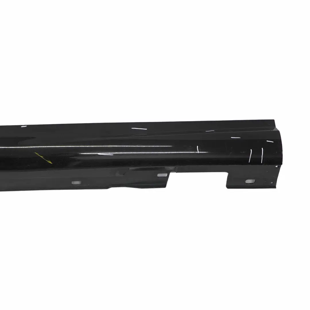 Mercedes W204 Bas de Porte Couverture Seuil Gauche Obsidian Black Noir - 197 - SKU A2046981354-OB3 - Numéro de pièce A2046981354