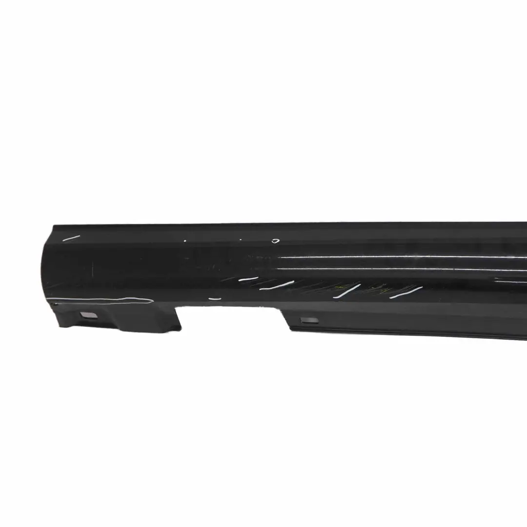Mercedes W204 Faldon Lateral Cubre Umbral Puerta Izquierdo Negro Obsidiana 197 - SKU A2046981354-OB3 - Número de pieza A2046981354