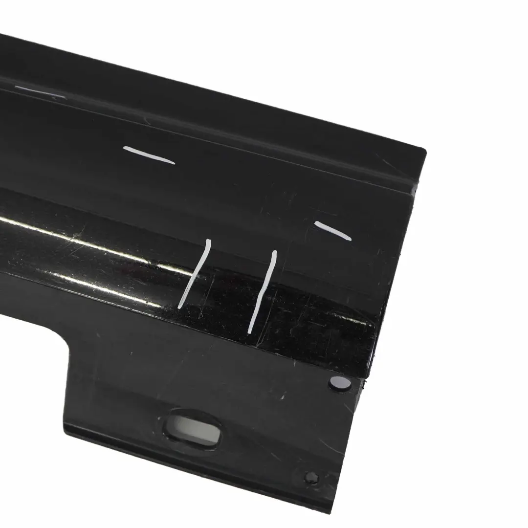 Mercedes W204 Faldon Lateral Cubre Umbral Puerta Izquierdo Negro Obsidiana 197 - SKU A2046981354-OB3 - Número de pieza A2046981354