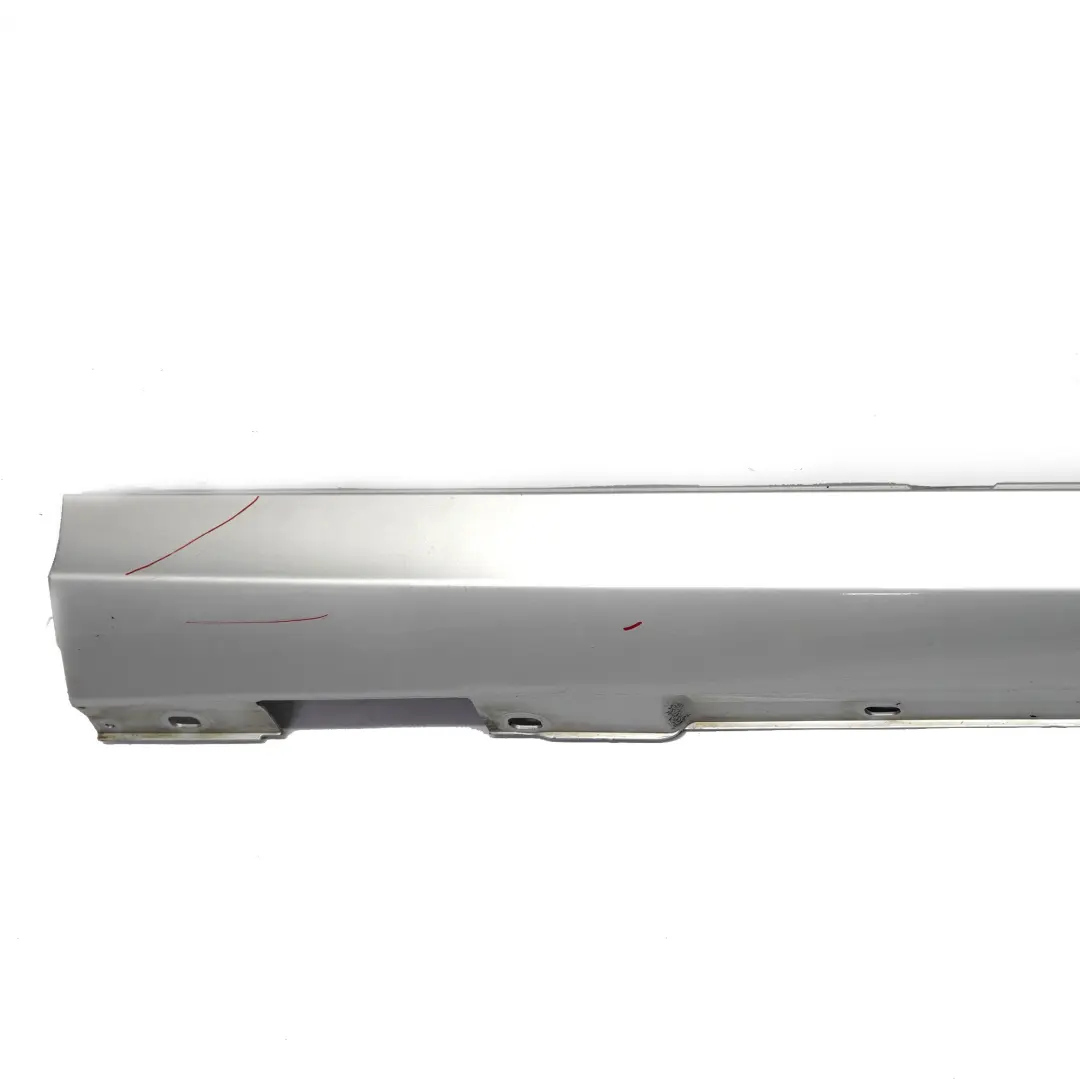 Faldón Lateral Mercedes W204 Cubre Umbral Derecho Iridium Silver - 775 para con número de pieza A2046981454 Faldón Lateral Mercedes W204 Cubre Umbral Derecho Iridium Silver - 775 - SKU A2046981454-IRS2 - Número de pieza A2046981454