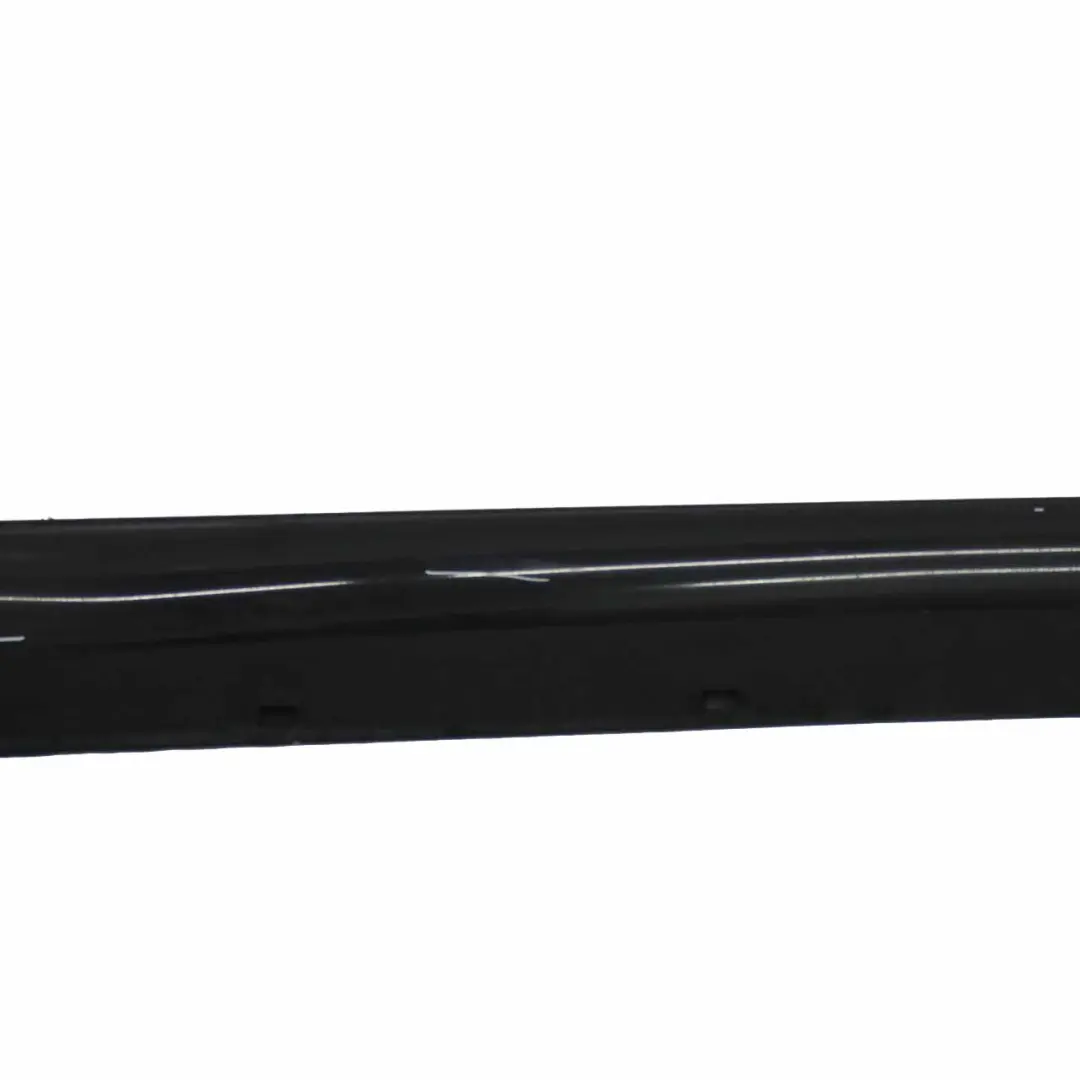 Mercedes C204 AMG laterale Coperchio soglia porta destra Obsidian Black 197 - SKU A2046982654-OB1 - Numero di parte A2046982654