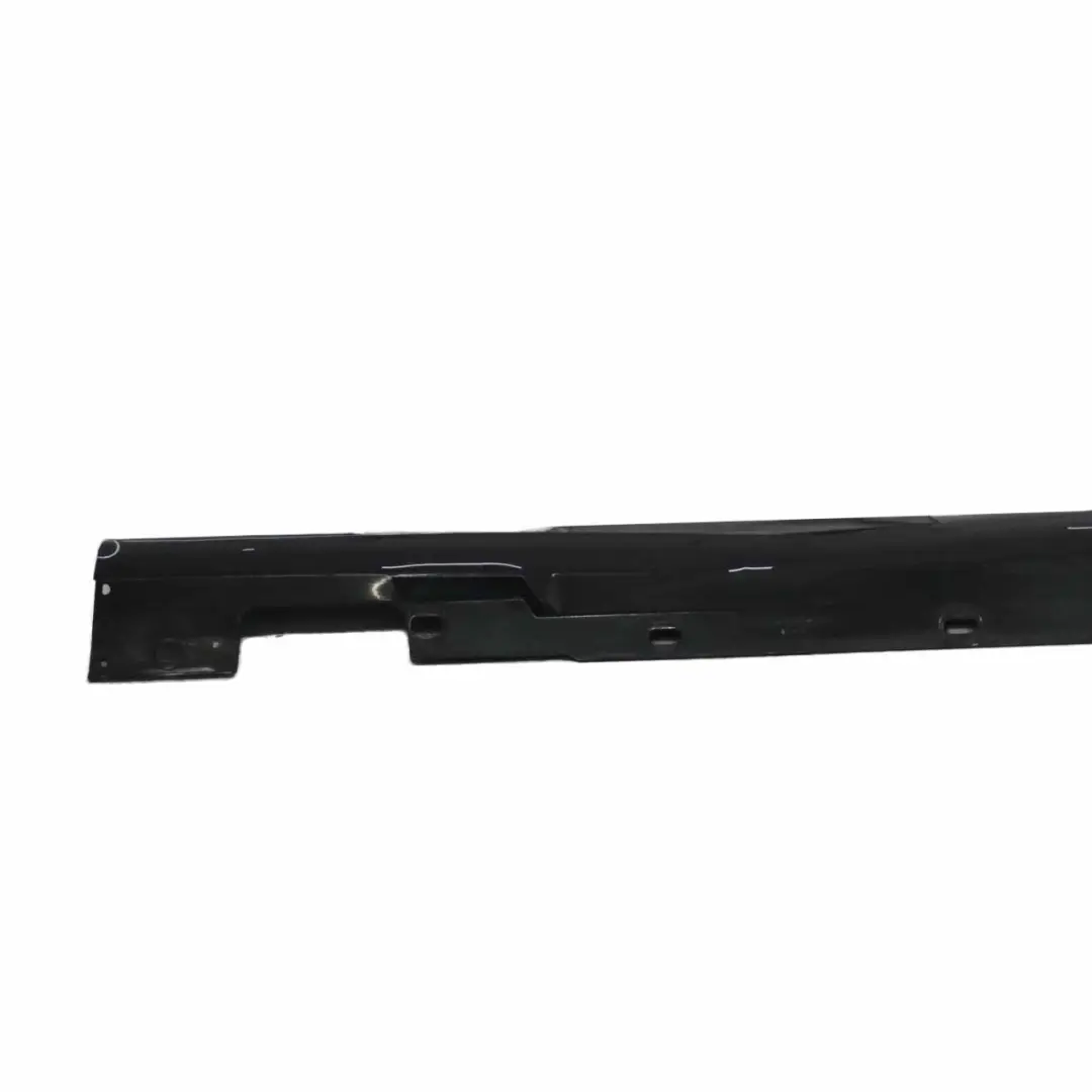 Mercedes C204 AMG laterale Coperchio soglia porta destra Obsidian Black 197 - SKU A2046982654-OB1 - Numero di parte A2046982654