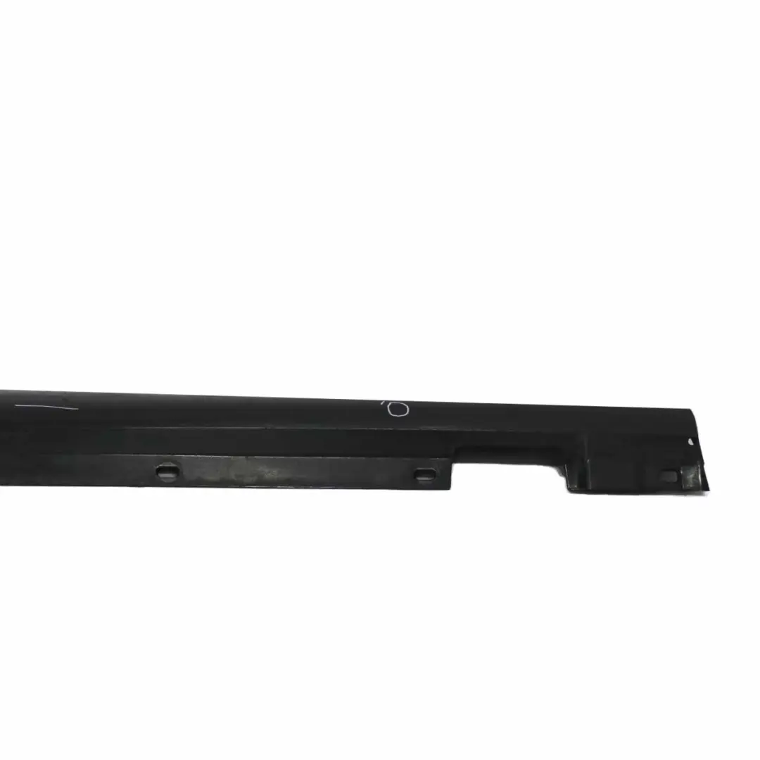 Mercedes C204 AMG laterale Coperchio soglia porta destra Obsidian Black 197 - SKU A2046982654-OB1 - Numero di parte A2046982654