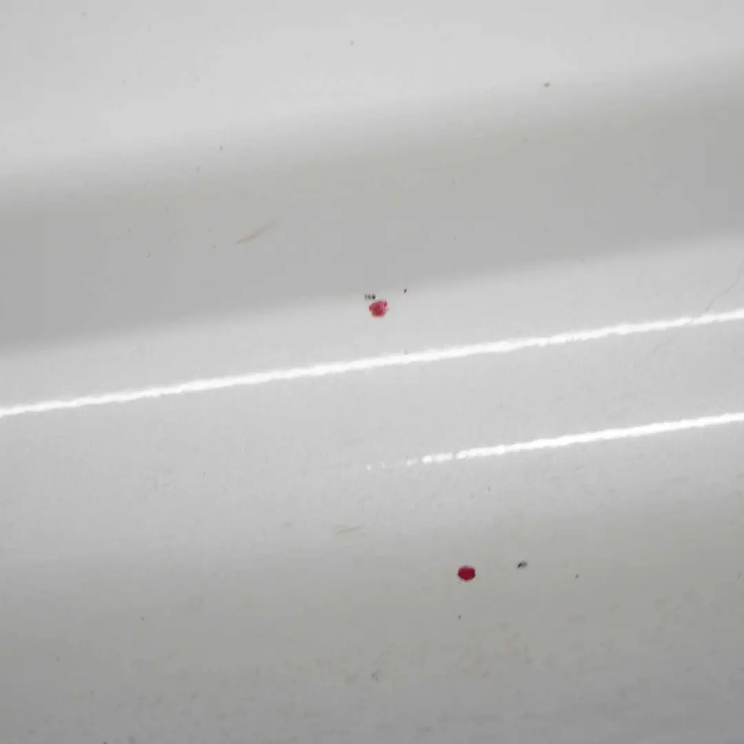 C63 Copertura minigonna laterale AMG sinistra Diamond White - 799 per Mercedes W204 con numero di parte A2046982754 Mercedes W204 C63 Copertura minigonna laterale AMG sinistra Diamond White - 799 - SKU A2046982754-DWM - Numero di parte A2046982754