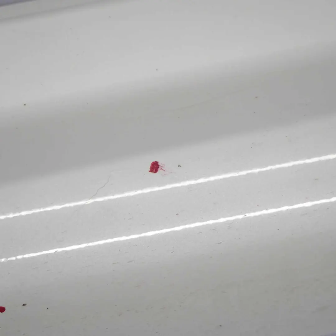 C63 Cubre faldón lateral AMG Izquierda Diamond White - 799 para Mercedes W204 con número de pieza A2046982754 Mercedes W204 C63 Cubre faldón lateral AMG Izquierda Diamond White - 799 - SKU A2046982754-DWM - Número de pieza A2046982754