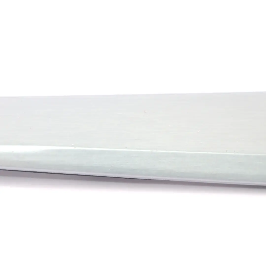 Listwa Dekor Drzwi Lewy Przód Aluminium do Mercedes W204 o numerze A2047200322 Mercedes W204 Listwa Dekor Drzwi Lewy Przód Aluminium - SKU A2047200322-1 - Numer Części A2047200322