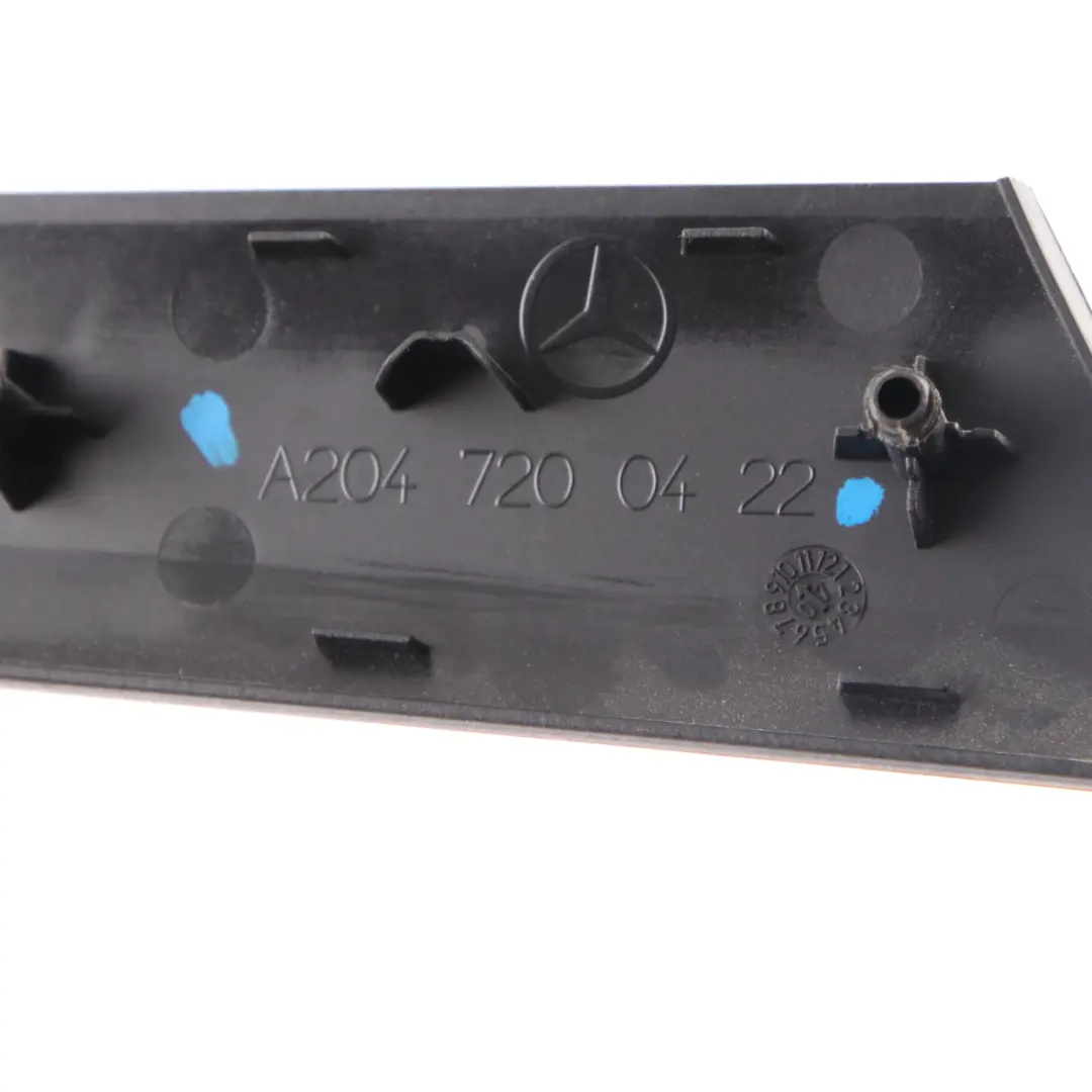 Mercedes W204 Bandeau Intérieur de Porte Avant Droit Aluminium - SKU A2047200422 - Numéro de pièce A2047200422