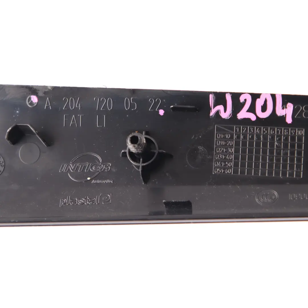 Rivestimento porta Mercedes W204 Copertura striscia anteriore sinistra per con numero di parte A2047200522 Rivestimento porta Mercedes W204 Copertura striscia anteriore sinistra - SKU A2047200522 - Numero di parte A2047200522