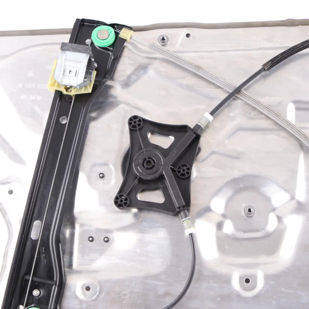  Lève-vitre Mercedes C204 Coupé Avant Gauche Panneau Moteur Régulateur de Vitres - SKU A2047202979 - Numéro de pièce A2047202979