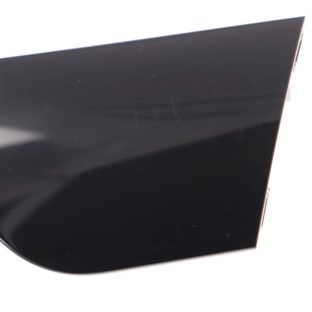 Modanatura Porta Ant Destra Pannello Nero per Mercedes W204 con numero di parte A2047205822 Mercedes W204 Modanatura Porta Ant Destra Pannello Nero - SKU A2047205822 - Numero di parte A2047205822