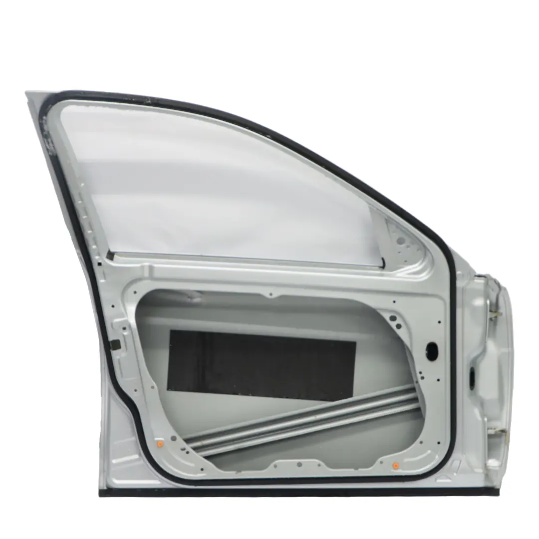 Tür vorne links Iridiumsilber Metallic - 775 für Mercedes W204 mit Teilenummer A2047205900 Mercedes W204 Tür vorne links Iridiumsilber Metallic - 775 - SKU A2047205900-IRS1 - Teilenummer A2047205900