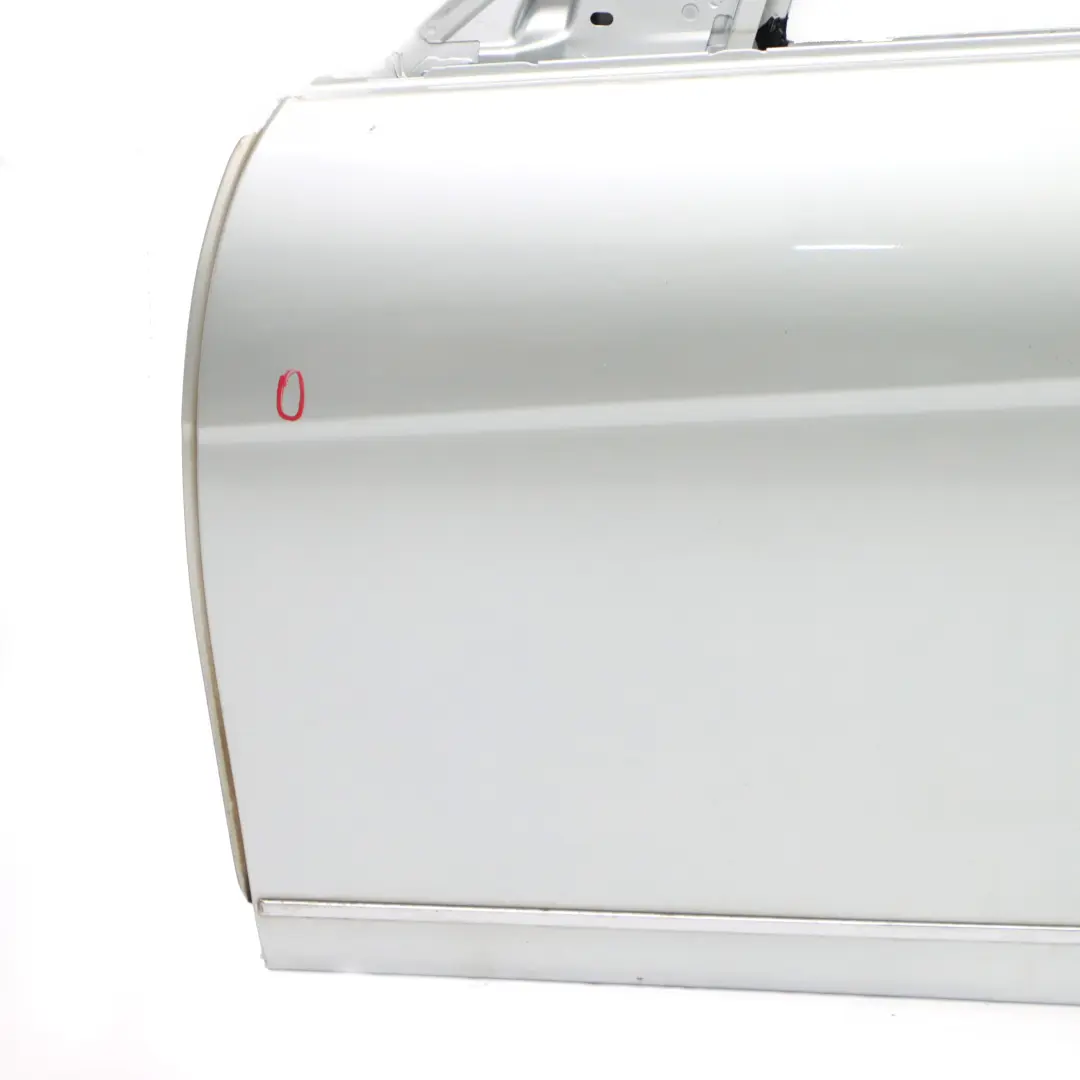 Porta anteriore sinistra Iridium Silver Metallic - 775 per Mercedes W204 con numero di parte A2047205900 Mercedes W204 Porta anteriore sinistra Iridium Silver Metallic - 775 - SKU A2047205900-IRS - Numero di parte A2047205900