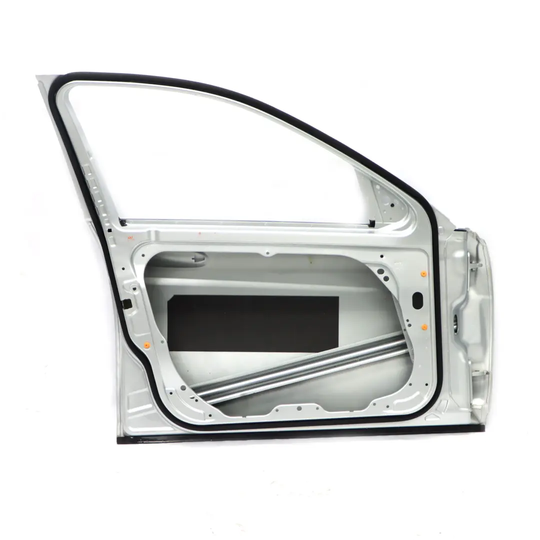 Mercedes W204 Porte Avant Gauche Argent Iridium Métallisé - 775 - SKU A2047205900-IRS - Numéro de pièce A2047205900