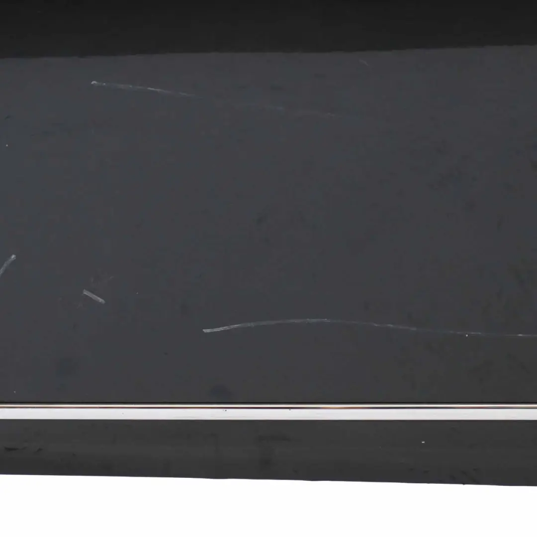 Puerta Delantera Izquierda Revestimiento Negro Magnetita - 183 para Mercedes W204 con número de pieza A2047205900 Mercedes W204 Puerta Delantera Izquierda Revestimiento Negro Magnetita - 183 - SKU A2047205900-MTS1 - Número de pieza A2047205900