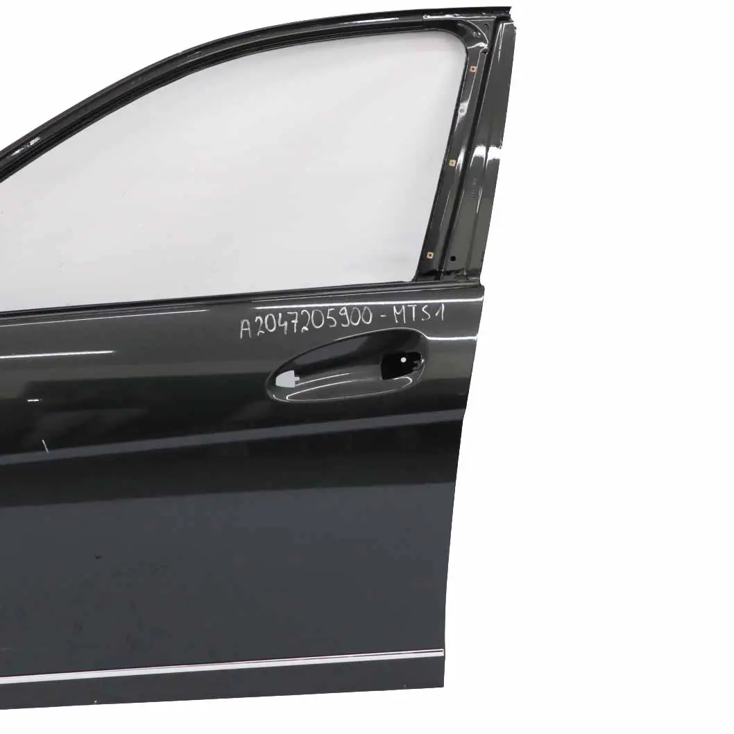 Couvercle de porte avant gauche Noir magnétite métallisé - 183 pour Mercedes W204 à propos du numéro de pièce A2047205900 Mercedes W204 Couvercle de porte avant gauche Noir magnétite métallisé - 183 - SKU A2047205900-MTS1 - Numéro de pièce A2047205900