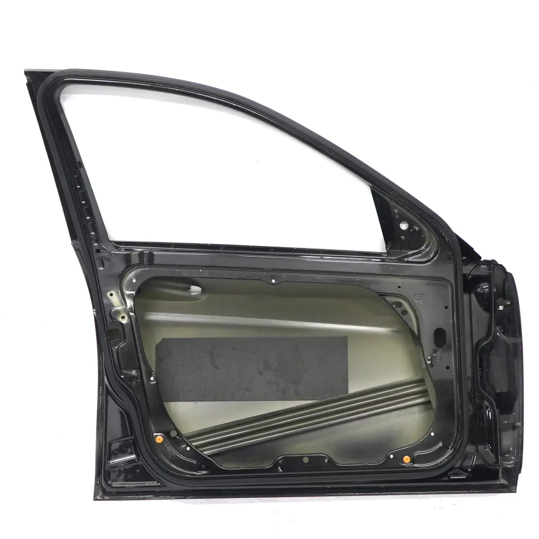 Tür Vorne Links Obsidian Schwarz Metallic - 197 für Mercedes W204 mit Teilenummer A2047205900 Mercedes W204 Tür Vorne Links Obsidian Schwarz Metallic - 197 - SKU A2047205900-OB2 - Teilenummer A2047205900