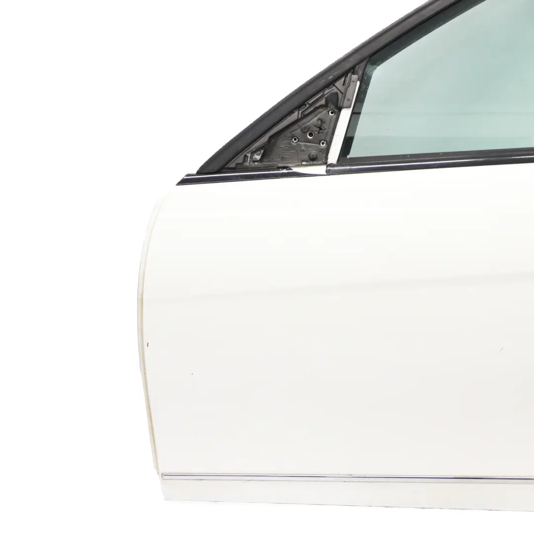 Puerta Delantera Izquierda Polar White - 149 para Mercedes W204 con número de pieza A2047205900 Mercedes W204 Puerta Delantera Izquierda Polar White - 149 - SKU A2047205900-POL - Número de pieza A2047205900
