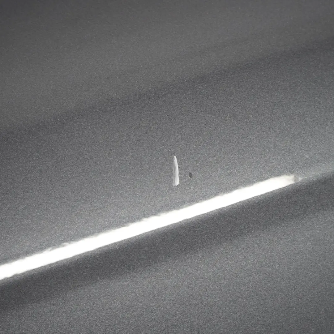 Recouvrement de porte avant gauche Gris ténorite métallisé - 755 pour Mercedes W204 à propos du numéro de pièce A2047205900 Mercedes W204 Recouvrement de porte avant gauche Gris ténorite métallisé - 755 - SKU A2047205900-TNG - Numéro de pièce A2047205900