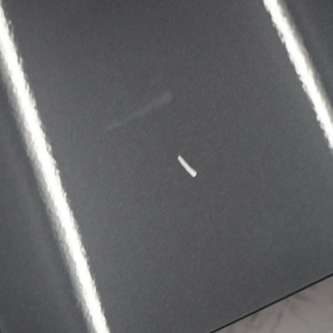 Recouvrement de porte avant gauche Gris ténorite métallisé - 755 pour Mercedes W204 à propos du numéro de pièce A2047205900 Mercedes W204 Recouvrement de porte avant gauche Gris ténorite métallisé - 755 - SKU A2047205900-TNG - Numéro de pièce A2047205900