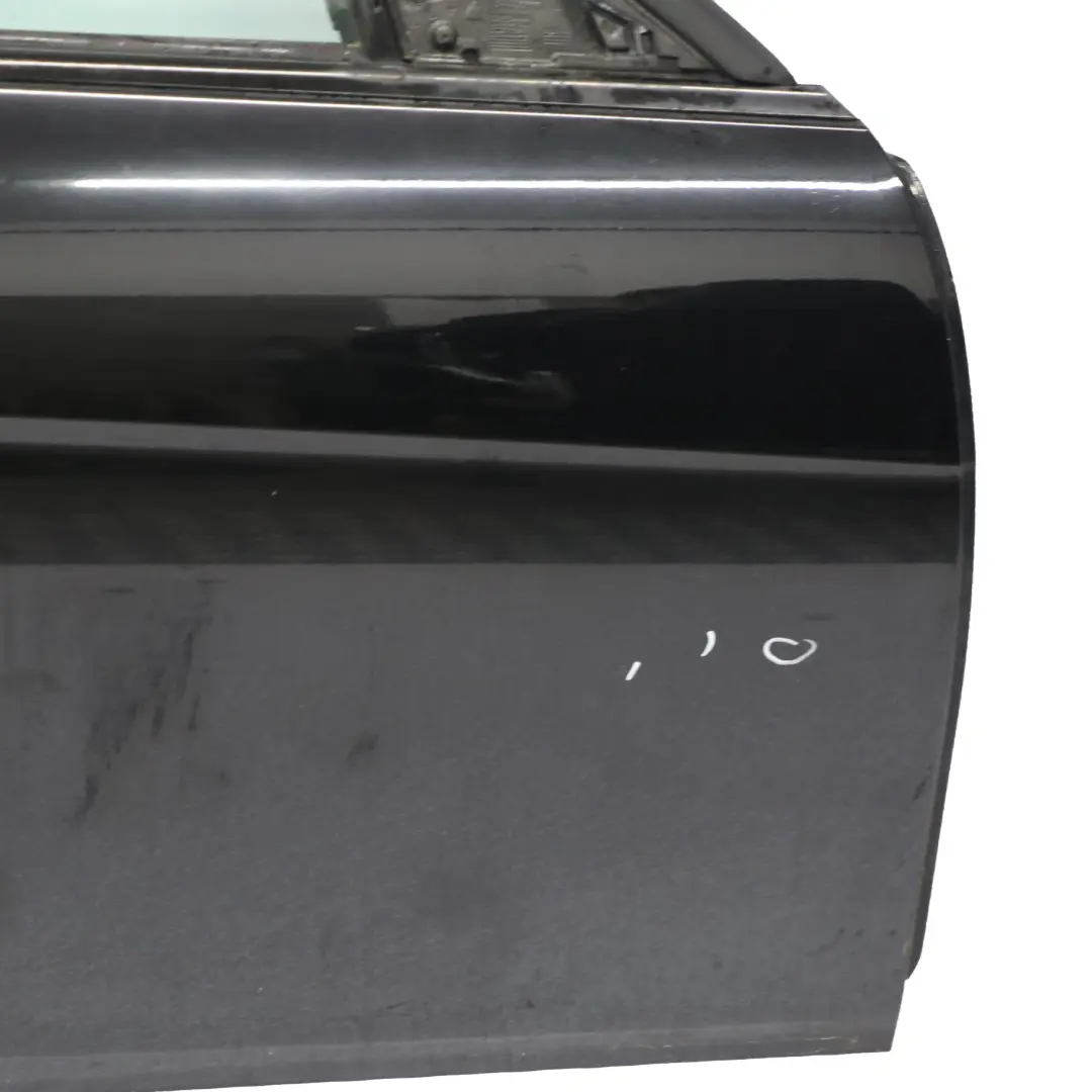 Couvercle de porte avant droite Schwarz Black Noir - 040 pour Mercedes W204 à propos du numéro de pièce A2047206000 Mercedes W204 Couvercle de porte avant droite Schwarz Black Noir - 040 - SKU A2047206000-BLA - Numéro de pièce A2047206000