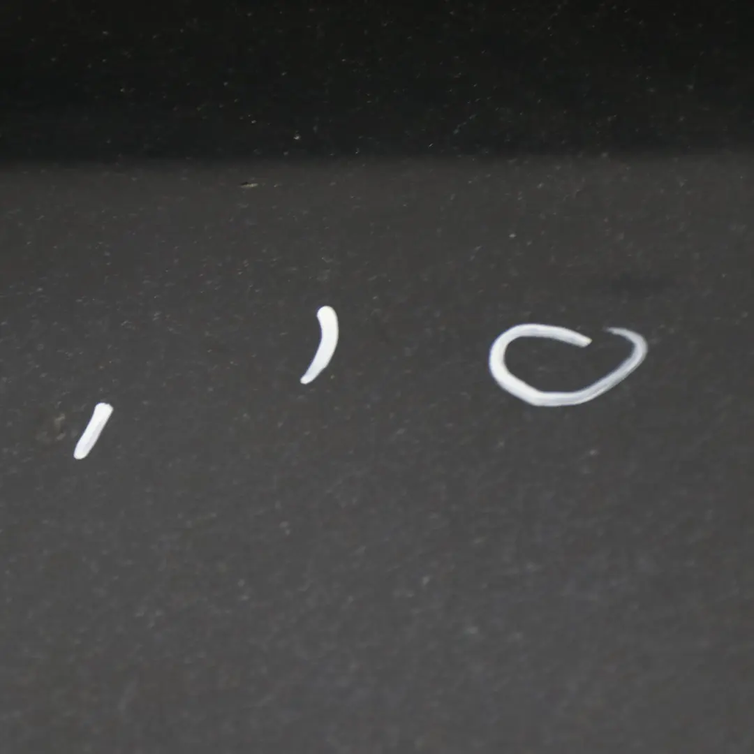 Rivestimento anteriore destro Schwarz Nero - 040 per Mercedes W204 con numero di parte A2047206000 Mercedes W204 Rivestimento anteriore destro Schwarz Nero - 040 - SKU A2047206000-BLA - Numero di parte A2047206000