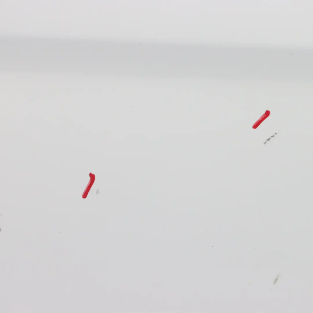 Tür vorne rechts Verkleidung Calcit Weiß - 650 für Mercedes W204 mit Teilenummer A2047206000 Mercedes W204 Tür vorne rechts Verkleidung Calcit Weiß - 650 - SKU A2047206000-CW - Teilenummer A2047206000