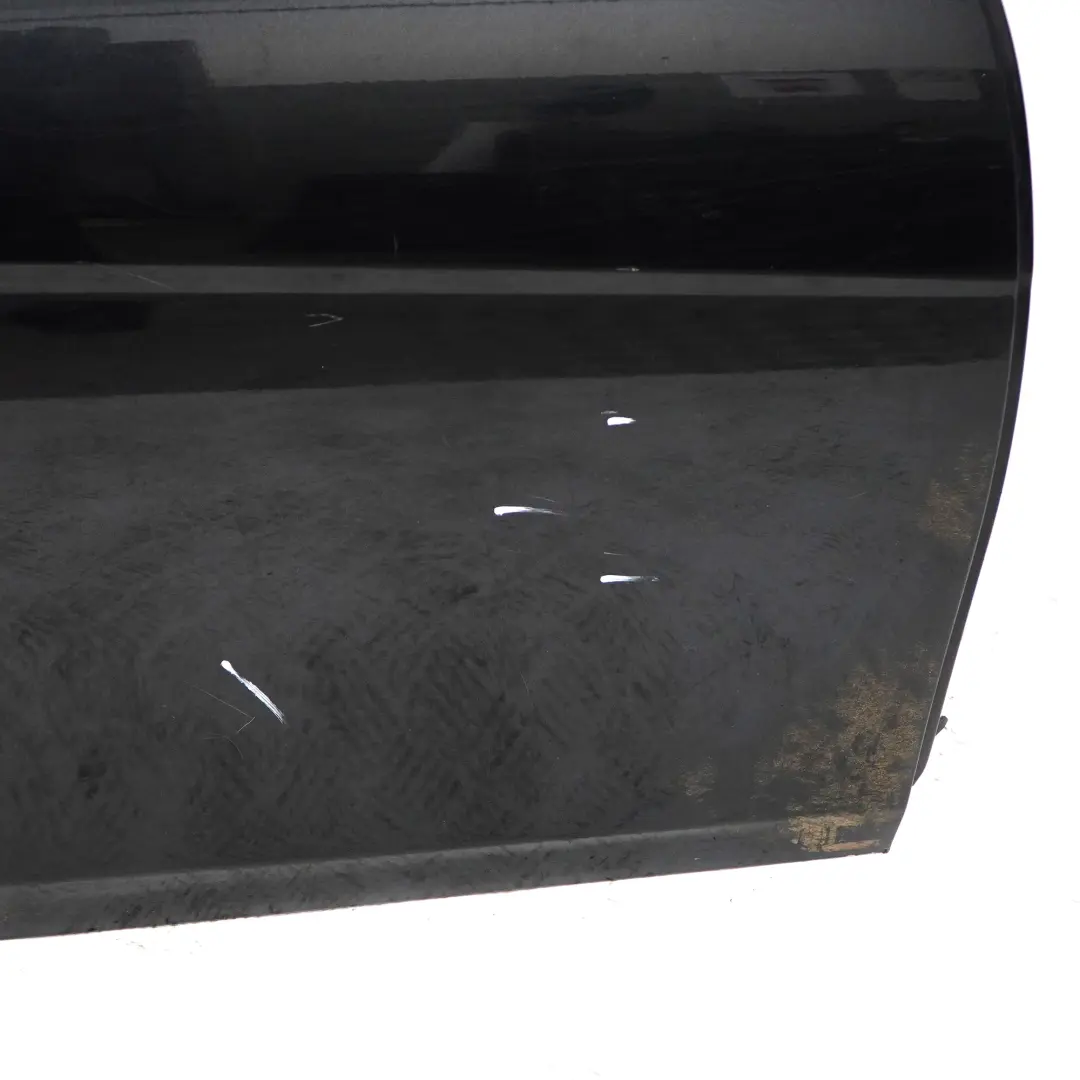 Couvercle de porte avant droite noir magnétite métallisé - 183 pour Mercedes W204 à propos du numéro de pièce A2047206000 Mercedes W204 Couvercle de porte avant droite noir magnétite métallisé - 183 - SKU A2047206000-MTS2 - Numéro de pièce A2047206000