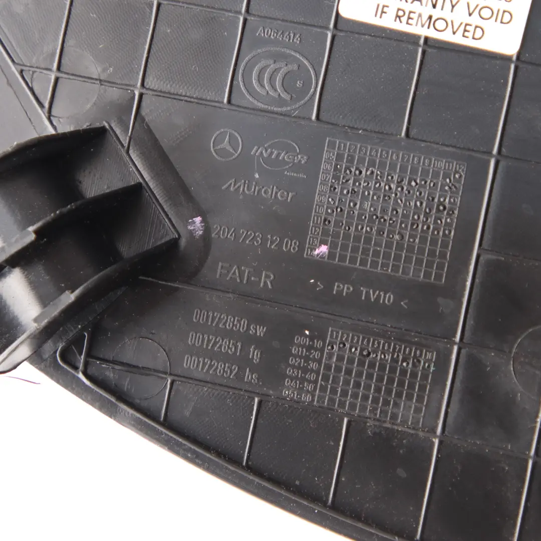 Tapa Tarjeta de Puerta Panel Delantero Derecho Negro para Mercedes W204 con número de pieza A2047231208 Mercedes W204 Tapa Tarjeta de Puerta Panel Delantero Derecho Negro - SKU A2047231208 - Número de pieza A2047231208