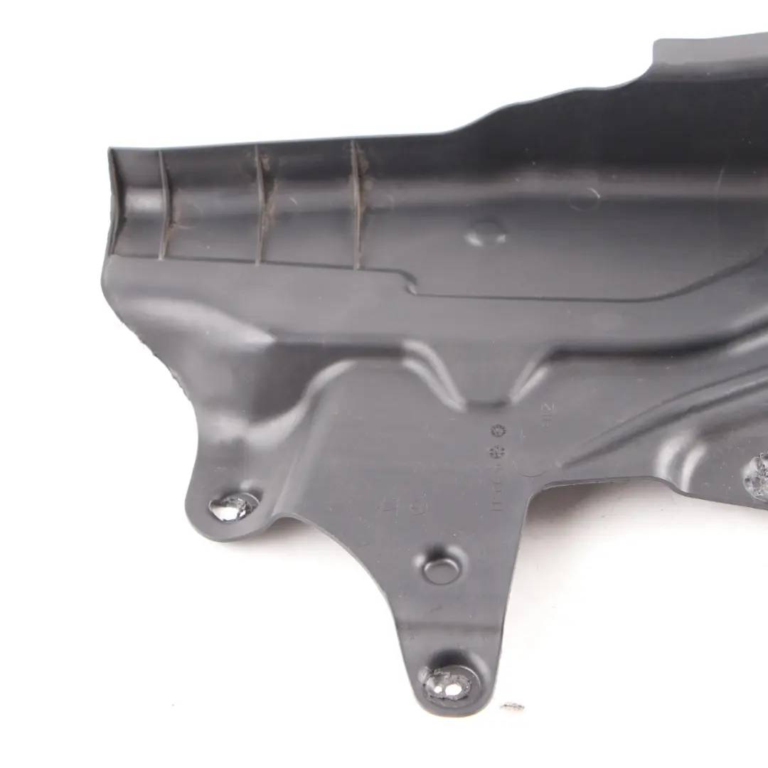 Mercedes W221 Osłona Zamka Drzwi Prawy Przód - SKU A2047233808 - Numer Części A2047233808