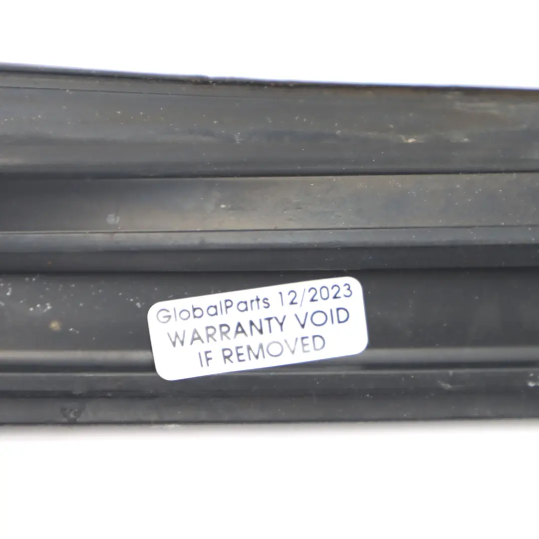 Mercedes W204 Uszczelka Szyby Drzwi Lewy Przód - SKU A2047250125 - Numer Części A2047250125