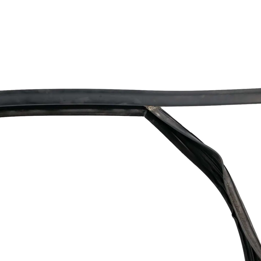 Mercedes-Benz C W204 Front Right Door O/S Window Sealing Seal Gasket to with Part number A2047250225 Mercedes-Benz C W204 Front Right Door O/S Window Sealing Seal Gasket - SKU A2047250225 - Part number A2047250225
