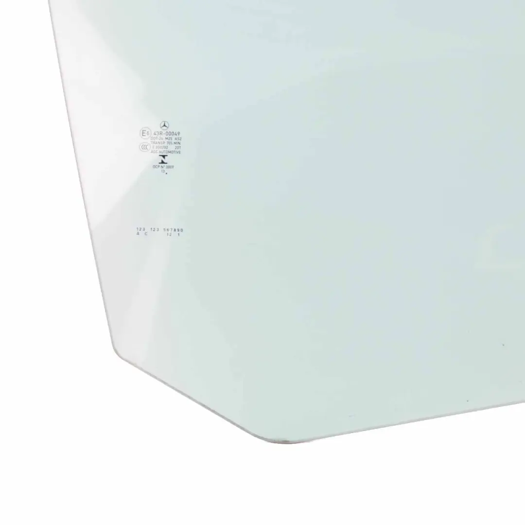 Puerta Ventana Vidrio Delantero Derecho Acristalamiento AS2 Coupe para Mercedes W204 con número de pieza A2047250600 Mercedes W204 Puerta Ventana Vidrio Delantero Derecho Acristalamiento AS2 Coupe - SKU A2047250600 - Número de pieza A2047250600