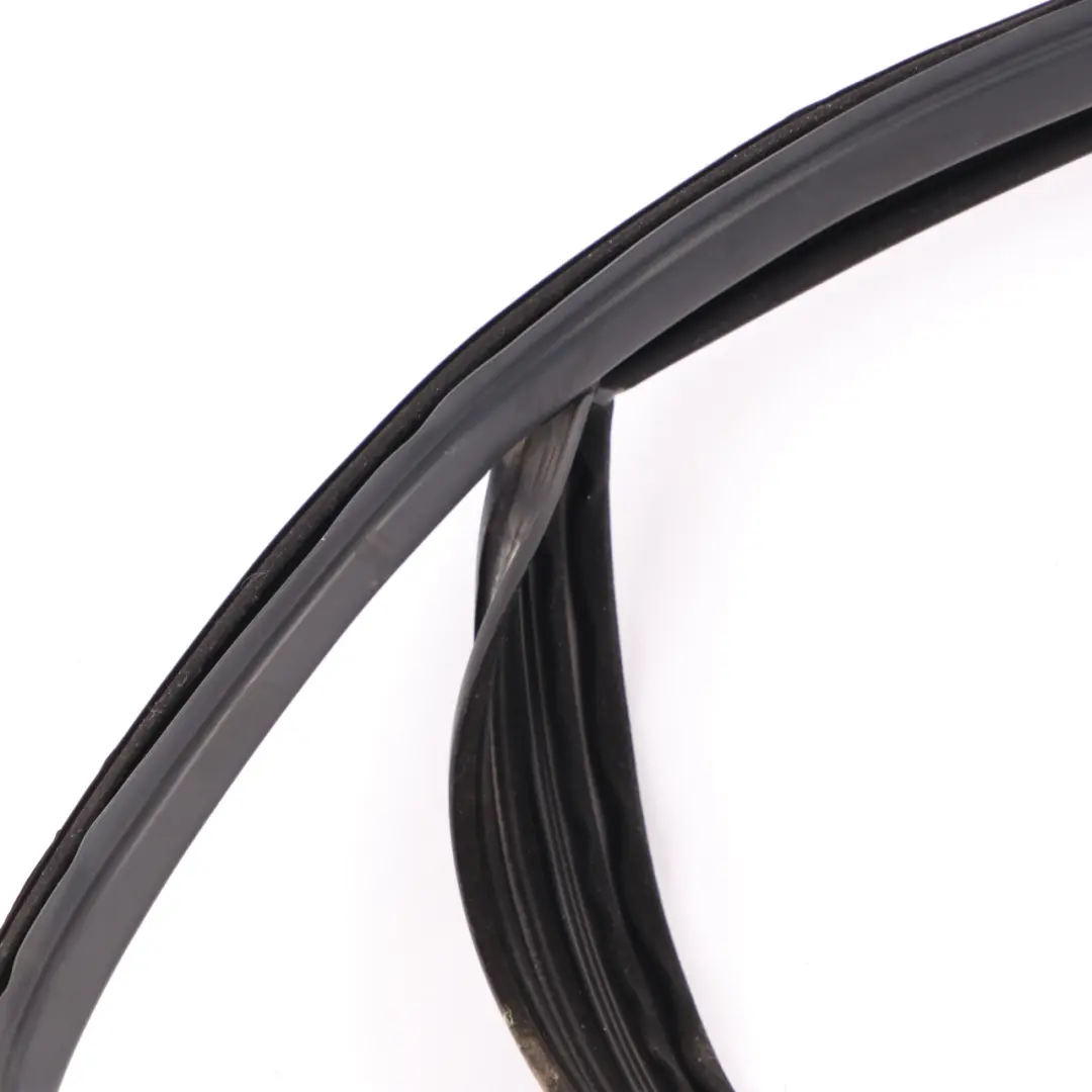 Guarnizione Finestra Porta Anteriore Sinistra Interno Guarnizione per Mercedes W204 con numero di parte A2047251300 Mercedes W204 Guarnizione Finestra Porta Anteriore Sinistra Interno Guarnizione - SKU A2047251300 - Numero di parte A2047251300