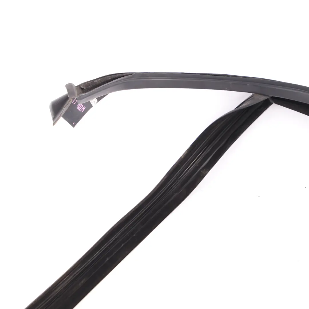 Mercedes W204 Guarnizione Finestra Porta Anteriore Sinistra Interno Guarnizione - SKU A2047251300 - Numero di parte A2047251300