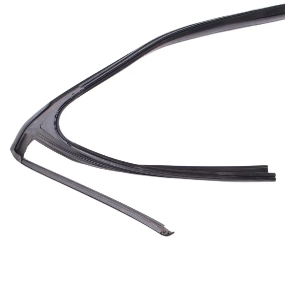 Mercedes W204 Uszczelka Szyby Drzwi Lewy Przód - SKU A2047251300 - Numer Części A2047251300