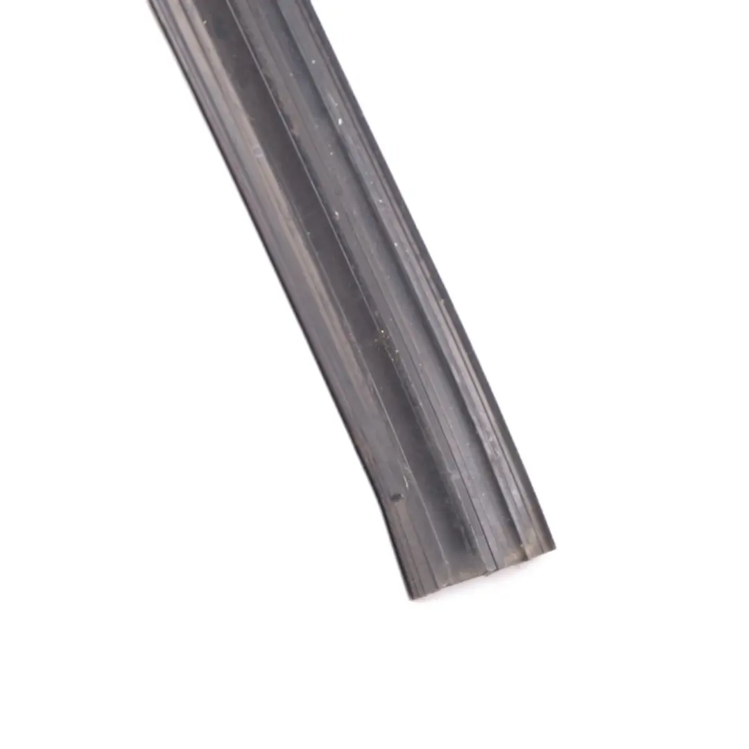 Mercedes W204 Guarnizione Finestra Porta Anteriore Destra Interno - SKU A2047251400 - Numero di parte A2047251400